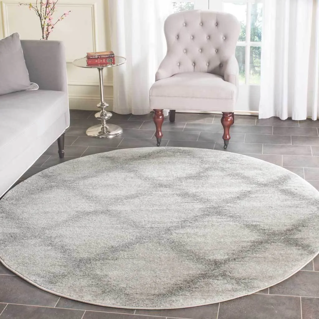 Adirondack Diamond Ivory/Silver Round Rug