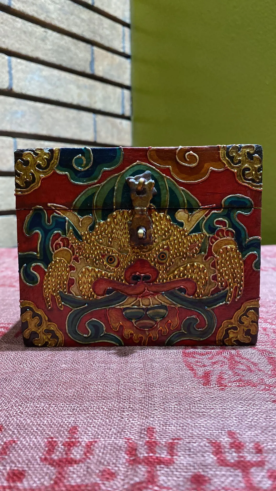 Cheppu Relief-Painted Wooden Box (S)