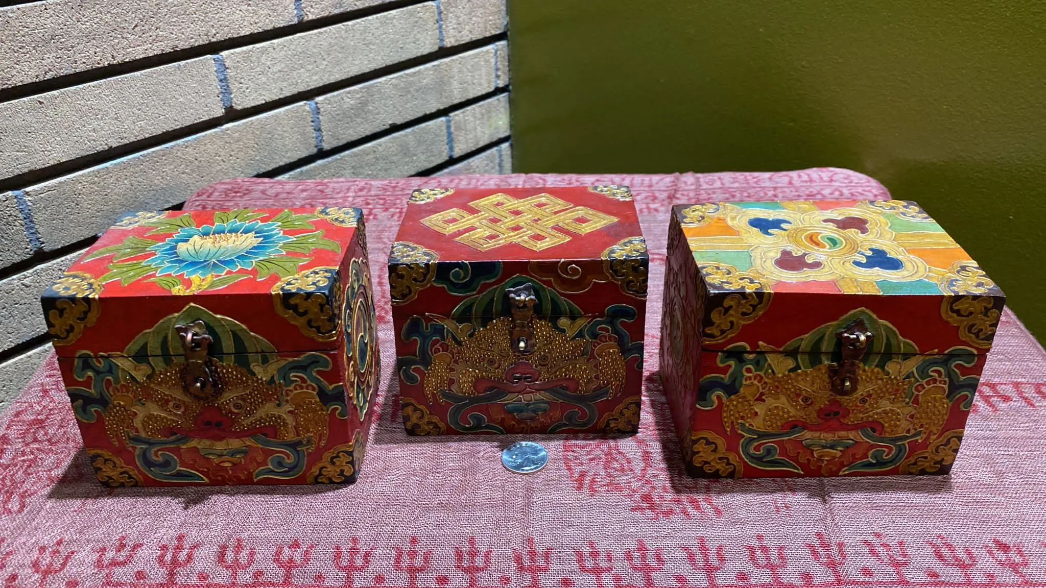 Cheppu Relief-Painted Wooden Box (S)