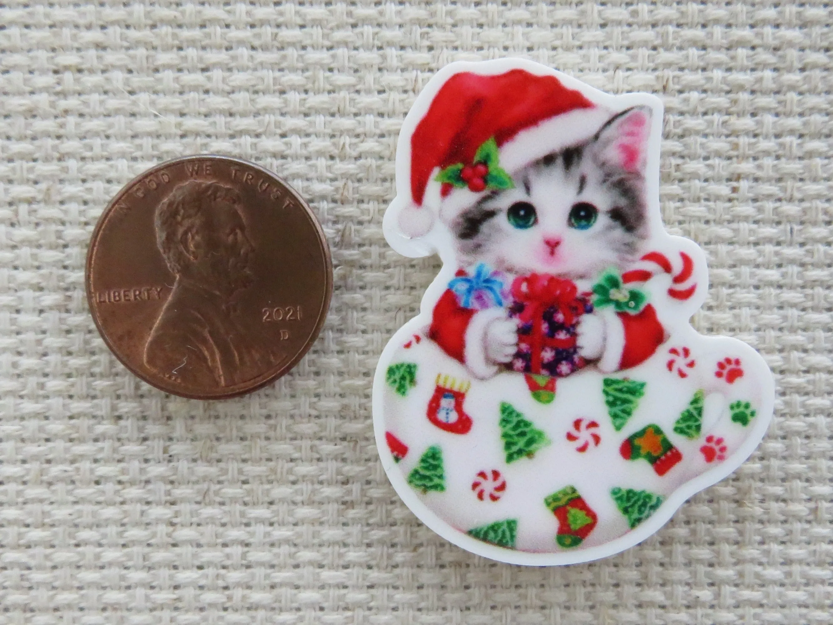 Christmas Kitty in a Teacup Needle Minder, Cover Minder, Magnet