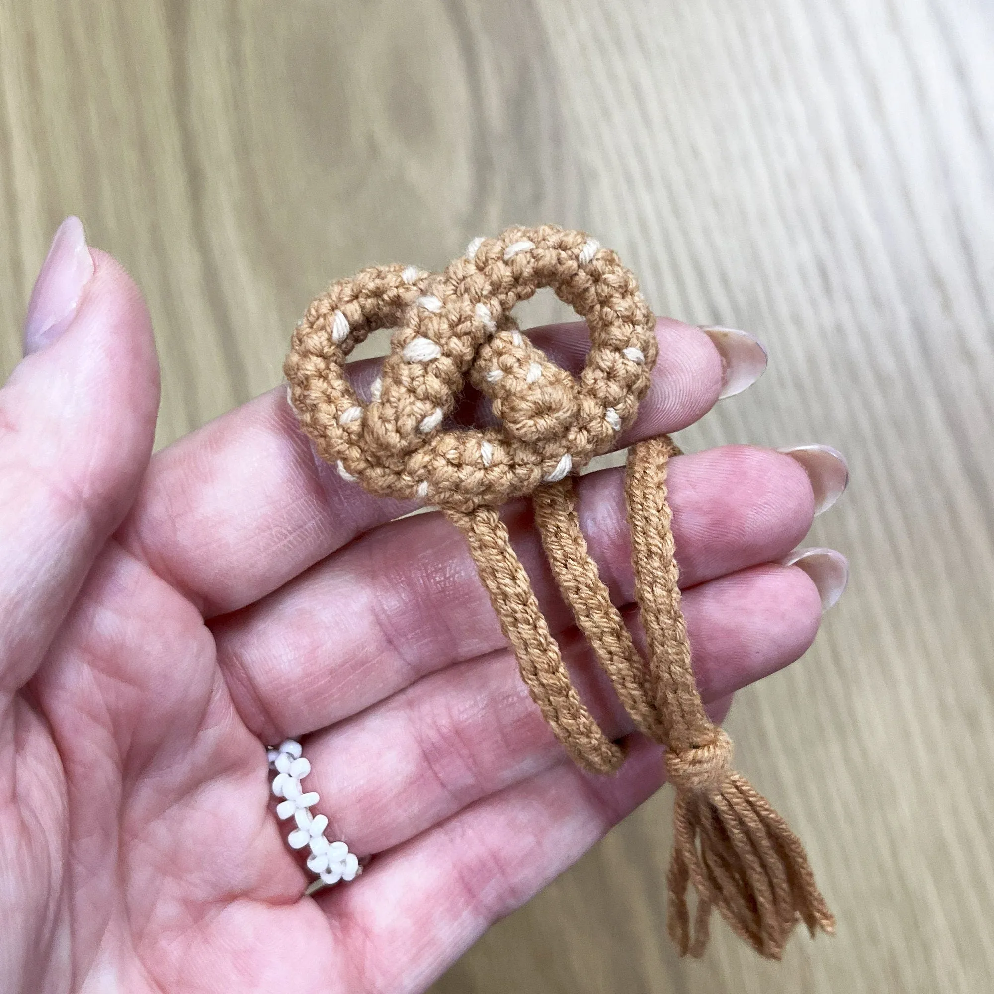 Crochet Pie Slice Bookmark, pattern, US standard terms, Skill level beginner