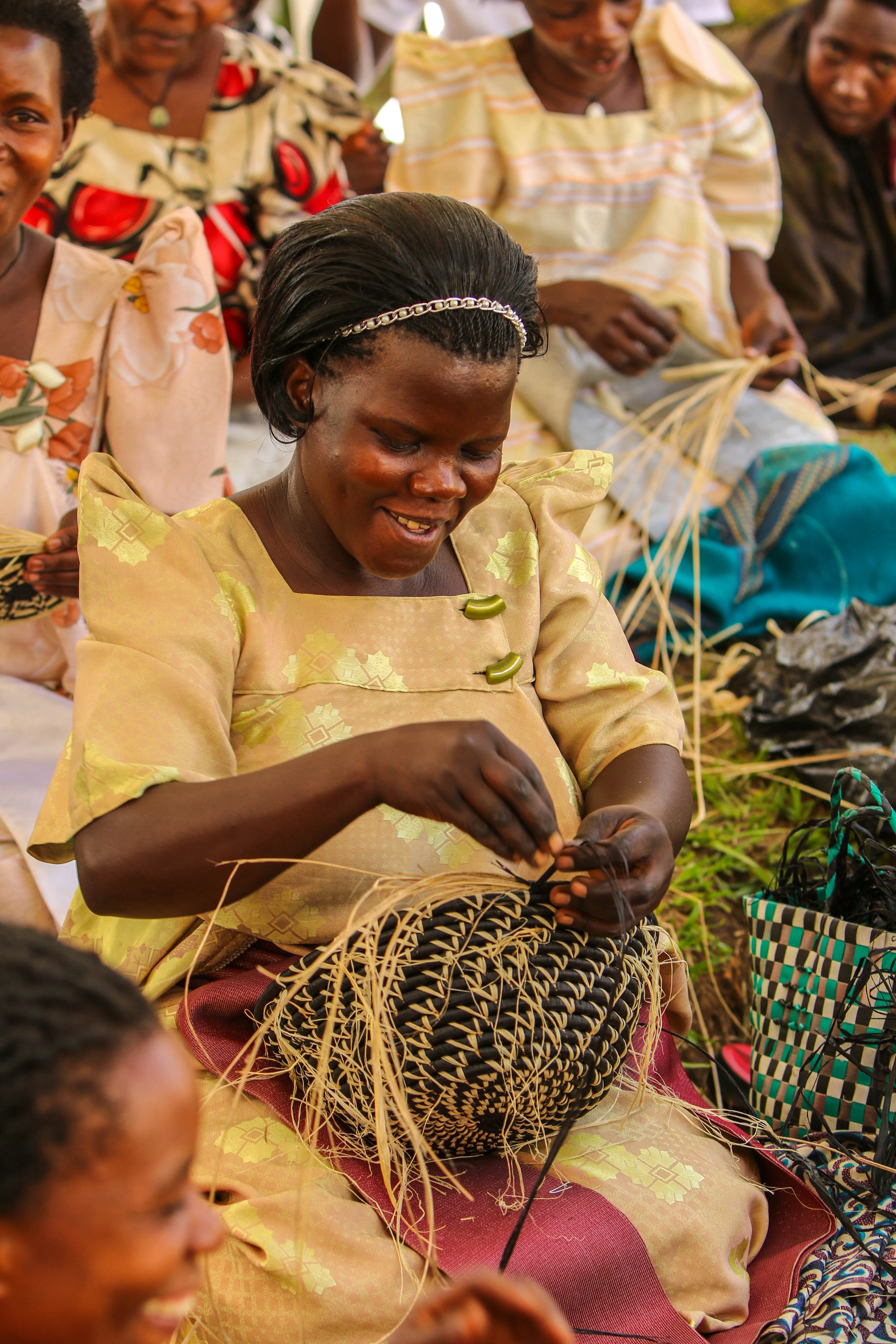 Grass-Woven Basket, Black Vine