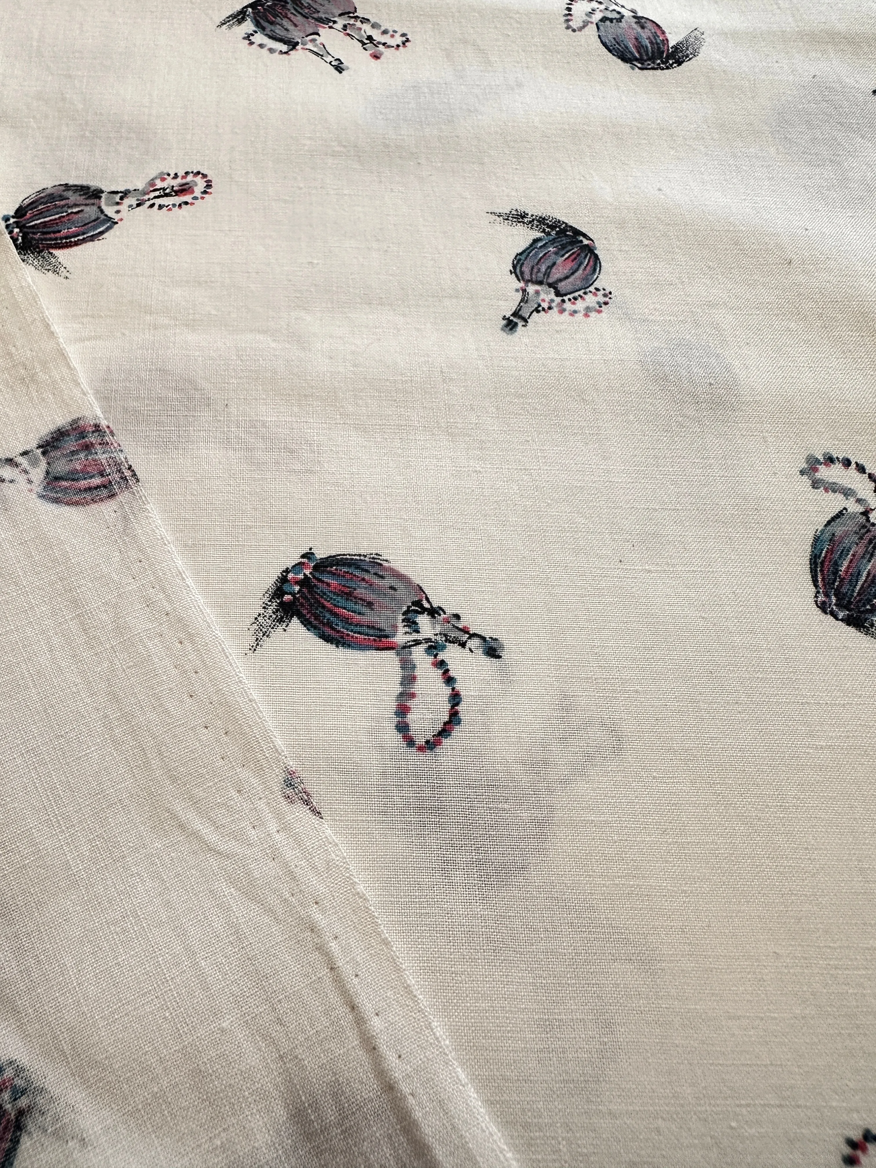 Vintage Fabric 1960s 70s White Cotton w/ Italian Fiasco Bottles w/ Straw Baskets 86cm Wide